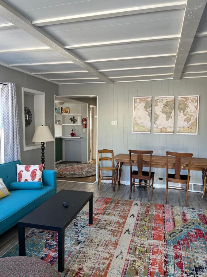 Rustic 2 Bedroom Boho Apartment Laramie Exteriör bild