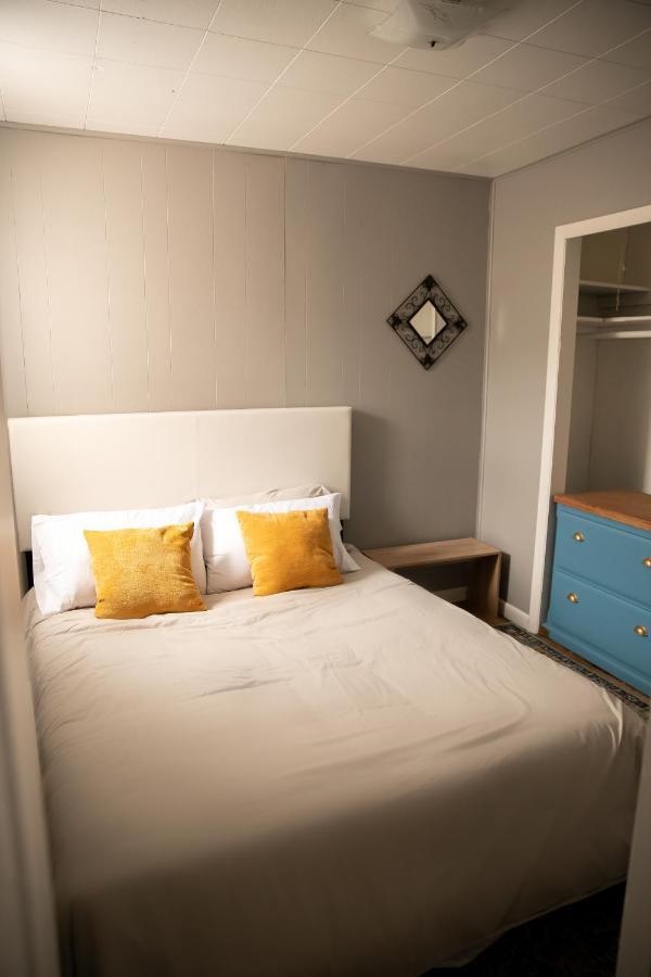 Rustic 2 Bedroom Boho Apartment Laramie Exteriör bild