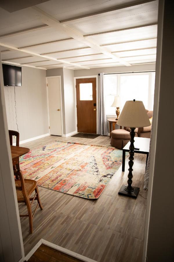 Rustic 2 Bedroom Boho Apartment Laramie Exteriör bild