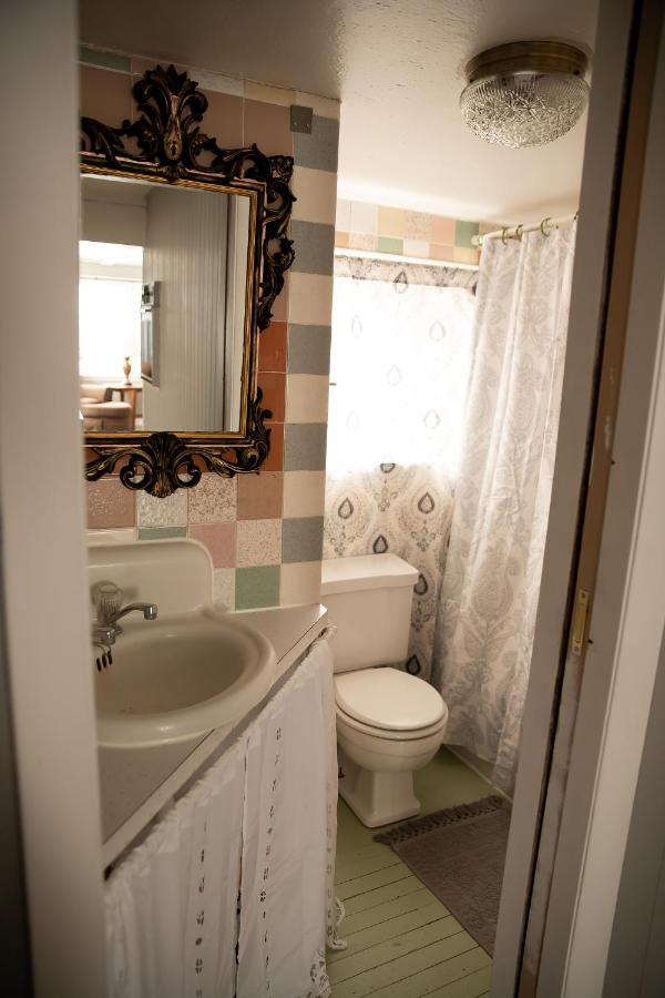 Rustic 2 Bedroom Boho Apartment Laramie Exteriör bild